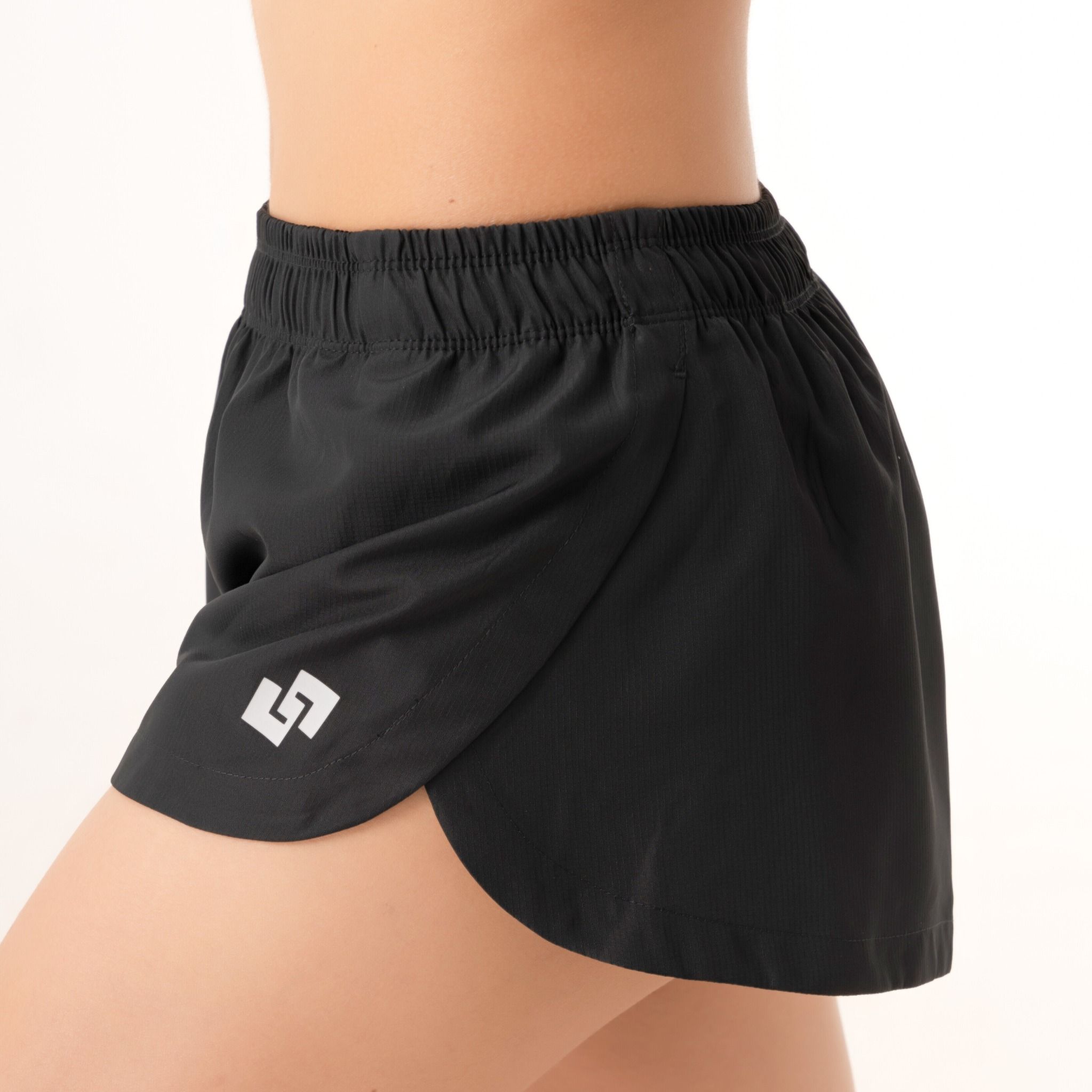 Quần Short Chạy Bộ Nữ Run Dry – Đen